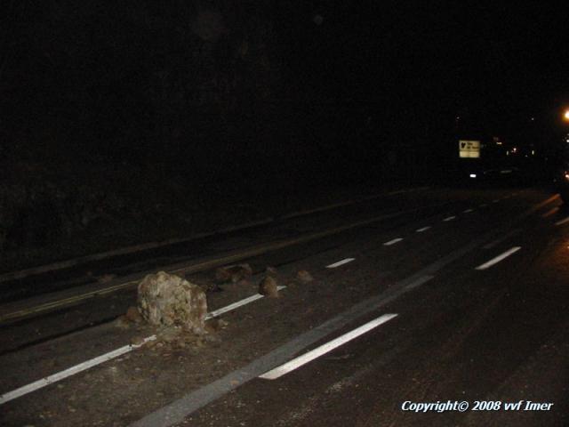 sassi sede stradale 2.jpg