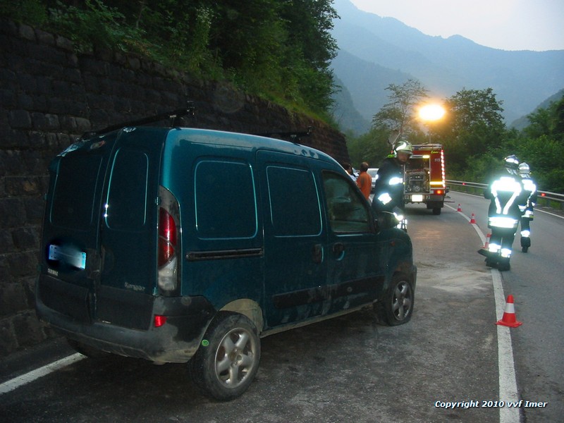 ribaltamento auto 8.jpg